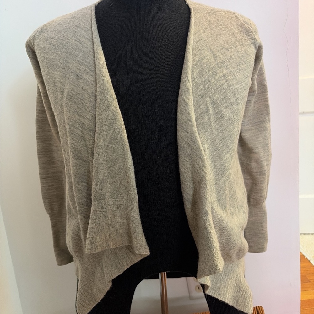 GAP Women's gray Cardigan Sweater